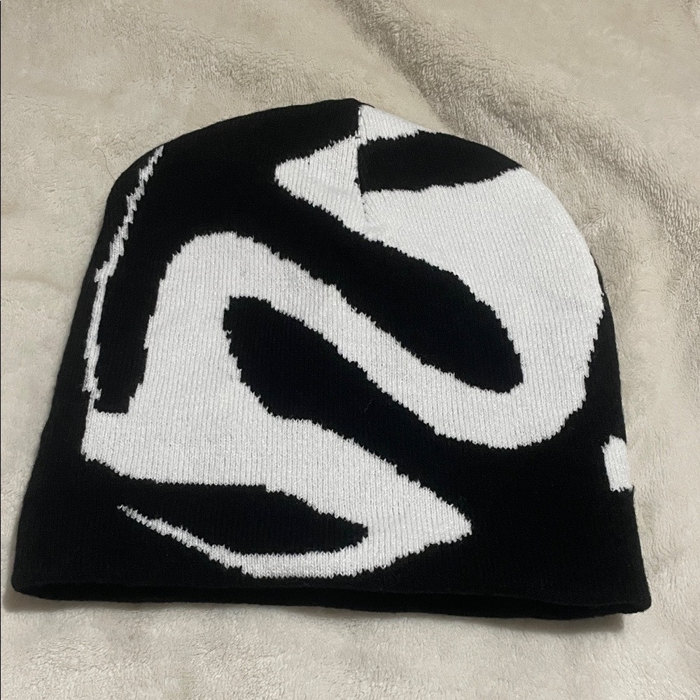SHEIN Black and White Knit Beanie